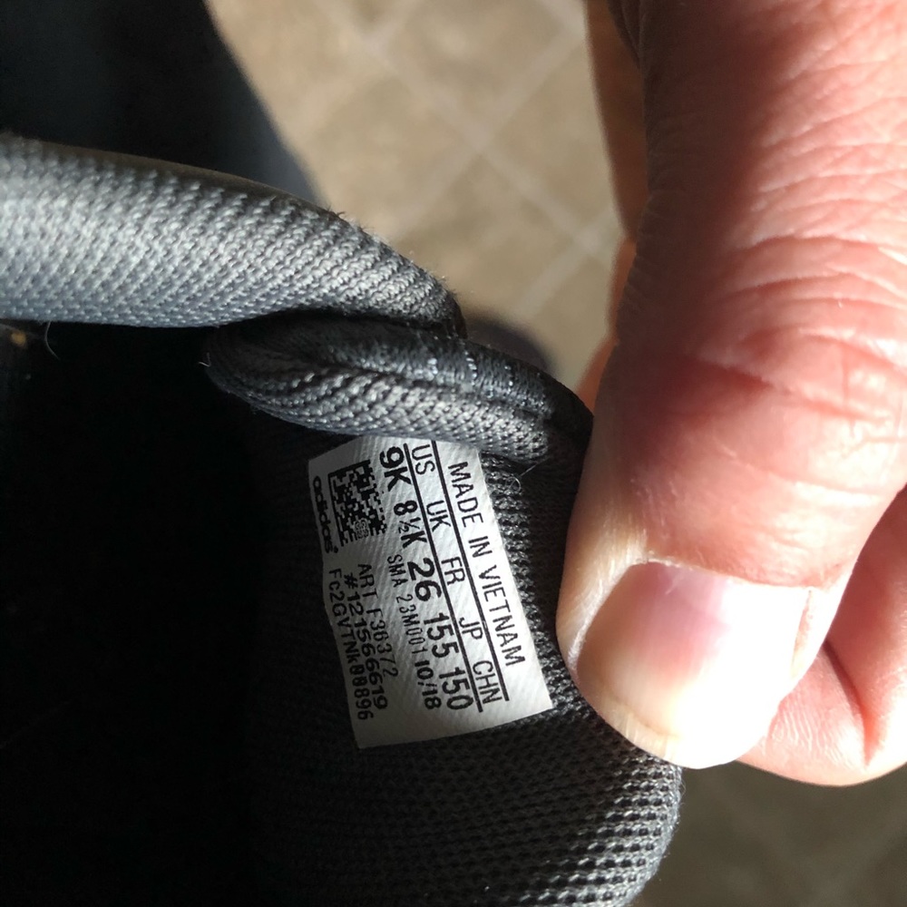Boys adidas sneakers. Toddler size 9. Dark grey. - Picture 3 of 10